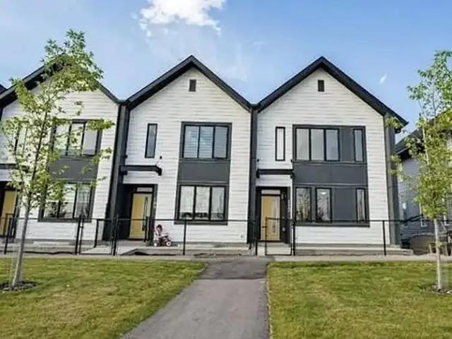 4 Beds 3.5 Baths Row Home finished basement — 4 Bedrooms House