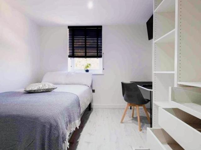 4 Beds 3 Baths