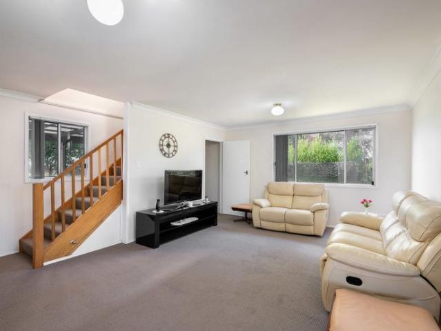 4 Beds | 2 Bath | 2 Car