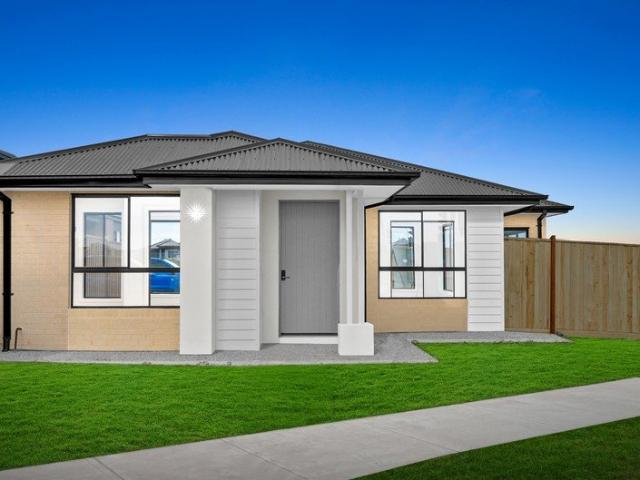 4 Beds Brand New Designer Family Home in Woodstock's