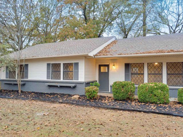 4 Beechwood DR