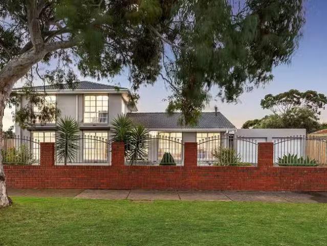 4 Bellevue Drive, Keilor Downs, VIC 3038