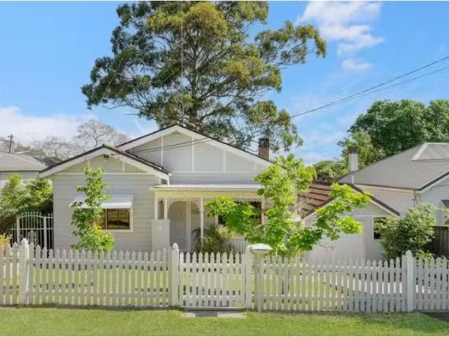 4 Benson Street, West Ryde House for rent Listed by Richard S.