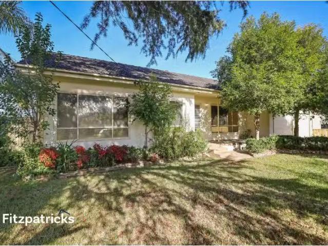 4 Berala Street, Kooringal House for rent Listed by Rental De.