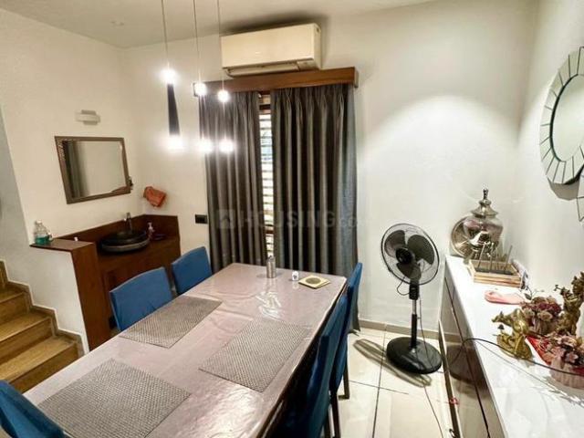 4 BHK Villa in Thaltej for rent Ahmedabad. The reference number is 18366862