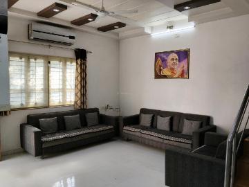 4 BHK Villa in Thaltej for rent Ahmedabad. The reference number is 19209889