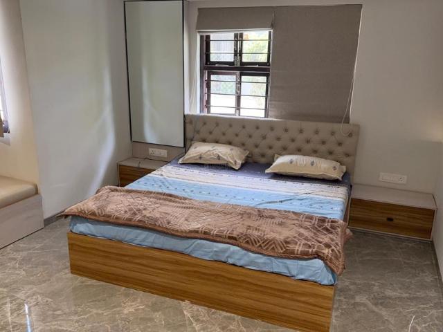 4 BHK Villa in Thaltej for rent Ahmedabad. The reference number is 20013872