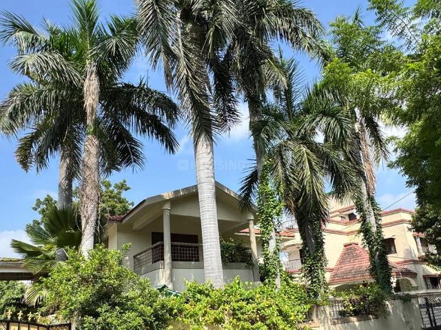 4 BHK Villa in Thaltej for resale Ahmedabad. The reference number is 19659243