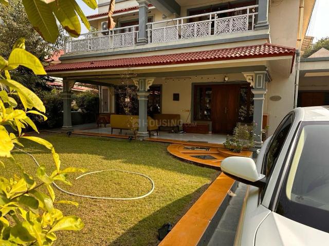 4 BHK Villa in Thaltej for resale Ahmedabad. The reference number is 20456400