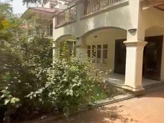 4 BHK Villa in Thaltej for resale Ahmedabad. The reference number is 20460522