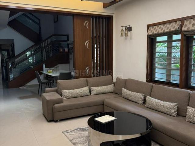 4 BHK Villa in Thaltej for resale Ahmedabad. The reference number is 20485876