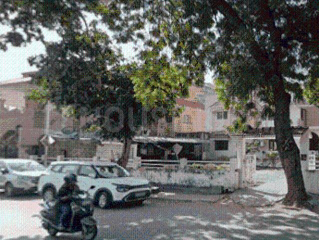 4 BHK Villa in Thaltej for resale Ahmedabad. The reference number is 21257456
