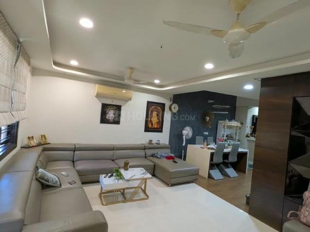 4 BHK Villa in Thaltej for resale Ahmedabad. The reference number is 21258894