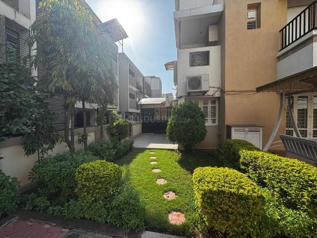 4 BHK Villa in Thaltej for resale Ahmedabad. The reference number is 21269668