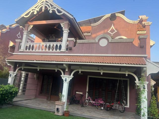 4 BHK Villa in Thaltej for resale Ahmedabad. The reference number is 21317657