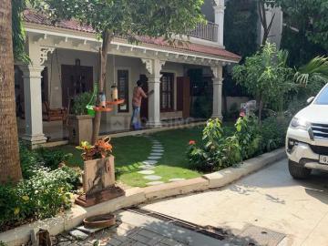 4 BHK Villa in Thaltej for resale Ahmedabad. The reference number is 19367057
