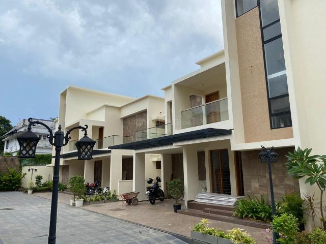 4 BHK Villa in Thrikkakara North for resale Kochi. The reference number is 20030750