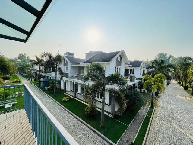 4 BHK Villa in Veliyathunadu for rent Aluva. The reference number is 21204352