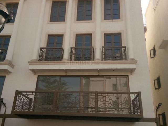 4 BHK Villa in Vesu for resale Surat. The reference number is 20245266