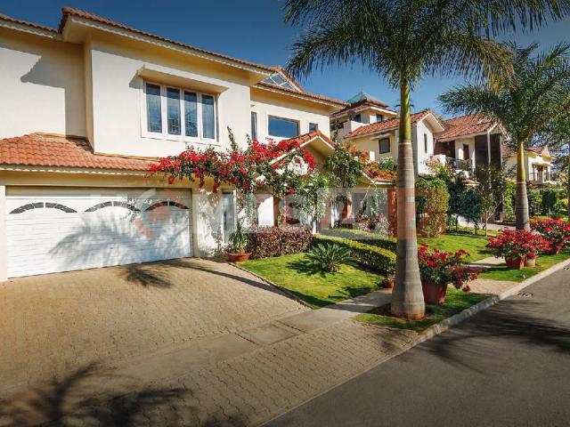 4 BHK Villa in Whitefield for resale Bengaluru. The reference number is 17119242