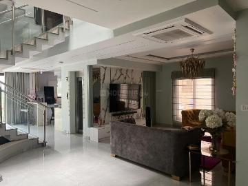 4 BHK Villa in Whitefield for resale Bengaluru. The reference number is 20485791