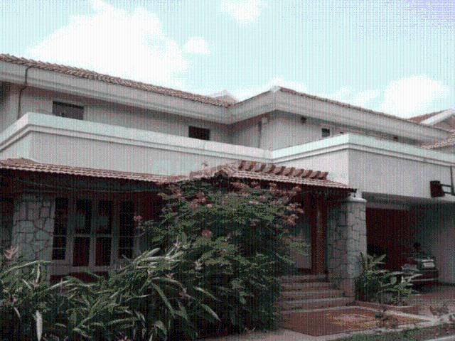 4 BHK Villa in Whitefield for resale Bengaluru. The reference number is 21208612