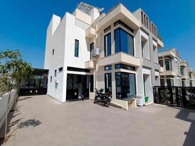 4 BHK Villa in Adalaj for resale Gandhinagar. The reference number is 18336673