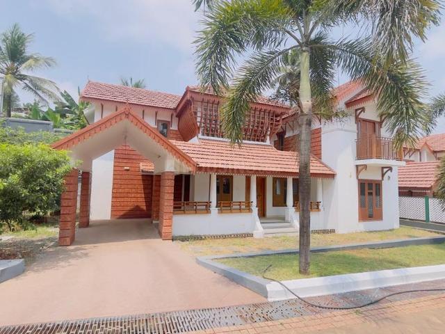 4 BHK Villa in Aluva for resale Kochi. The reference number is 20357088