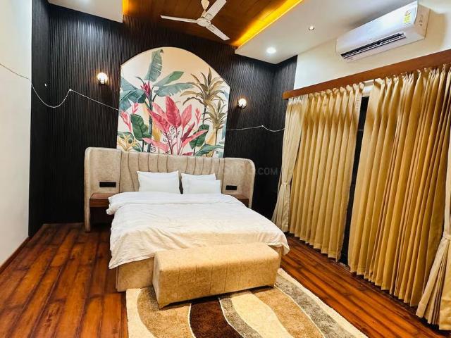 4 BHK Villa in Ambawadi for resale Ahmedabad. The reference number is 19754682