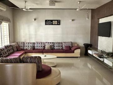 4 BHK Villa in Ambawadi for resale Ahmedabad. The reference number is 20262806