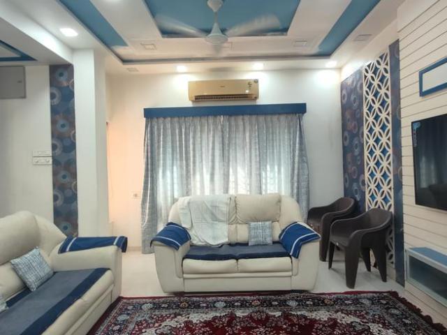 4 BHK Villa in Ambawadi for resale Ahmedabad. The reference number is 21237313
