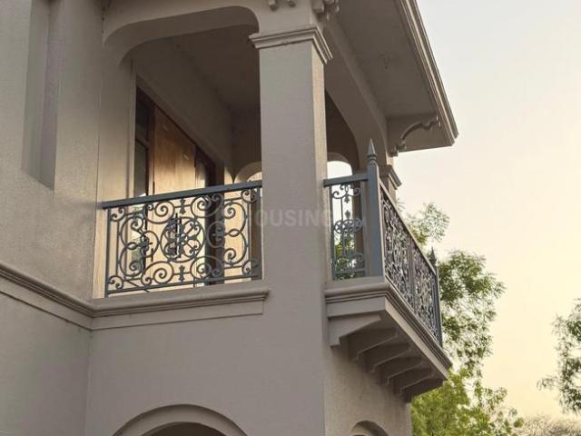 4 BHK Villa in Ambli for rent Ahmedabad. The reference number is 21169348
