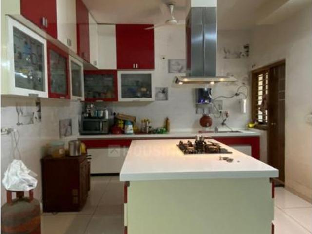 4 BHK Villa in Ambli for resale Ahmedabad. The reference number is 21020494