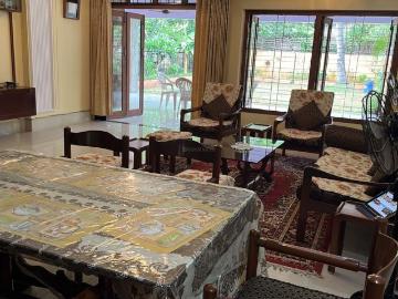 4 BHK Villa in Andheri West for resale Mumbai. The reference number is 10992564