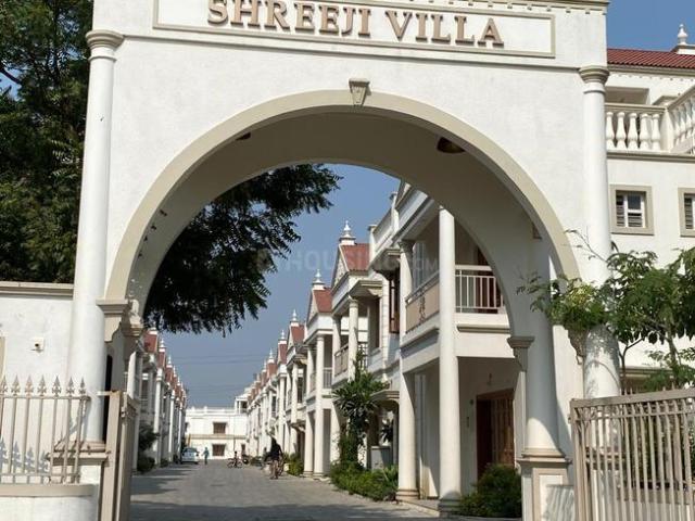 4 BHK Villa in Bhat for resale Ahmedabad. The reference number is 18153397
