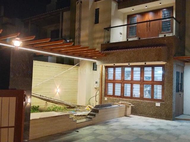 4 BHK Villa in Bopal for rent Ahmedabad. The reference number is 21063596