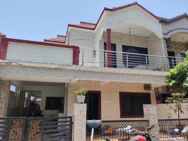 4 BHK Villa in Chandkheda for resale Ahmedabad. The reference number is 20336665