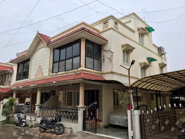 4 BHK Villa in Chandkheda for resale Ahmedabad. The reference number is 7033957