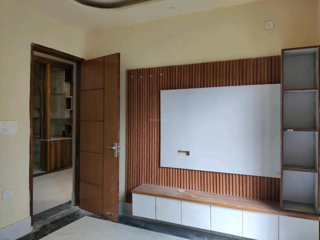 4 BHK Villa in Chipiyana Buzurg for resale Ghaziabad. The reference number is 20389481