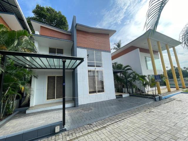 4 BHK Villa in Edappally for rent Kochi. The reference number is 15810897