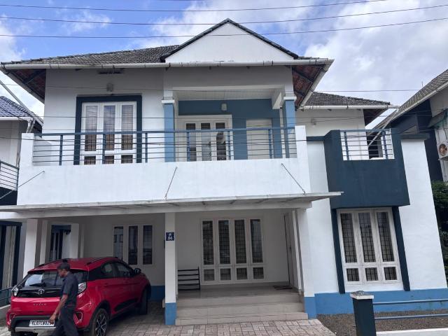 4 BHK Villa in Edappally for rent Kochi. The reference number is 20953440