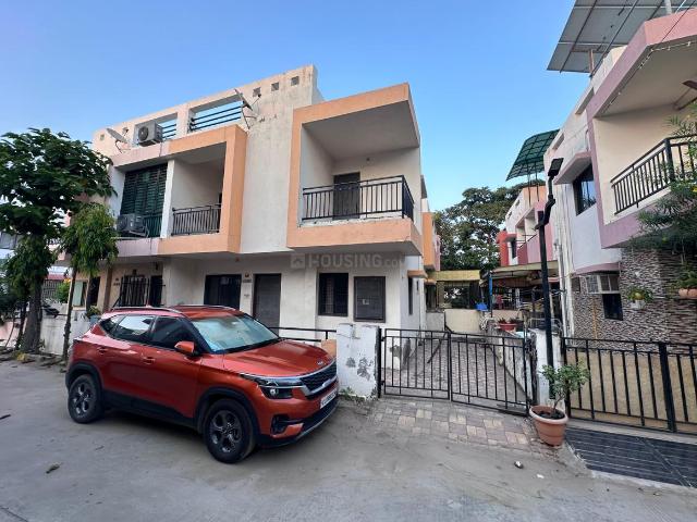 4 BHK Villa in Ghuma for resale Ahmedabad. The reference number is 21286998