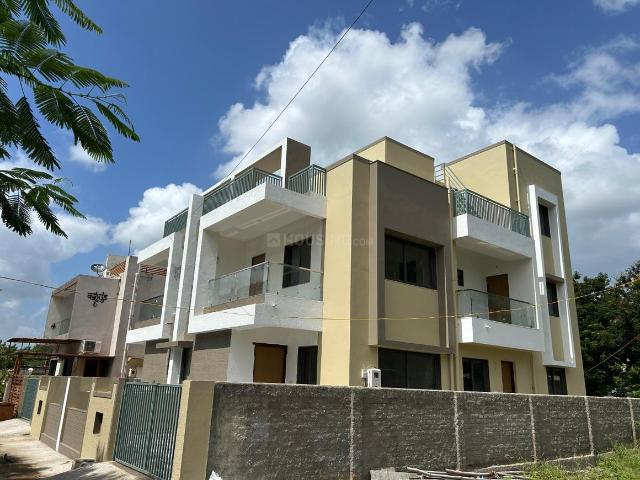 4 BHK Villa in Ghuma for resale Ahmedabad. The reference number is 21371706