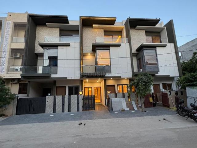 4 BHK Villa in Gokulpura for resale Jaipur. The reference number is 19805222