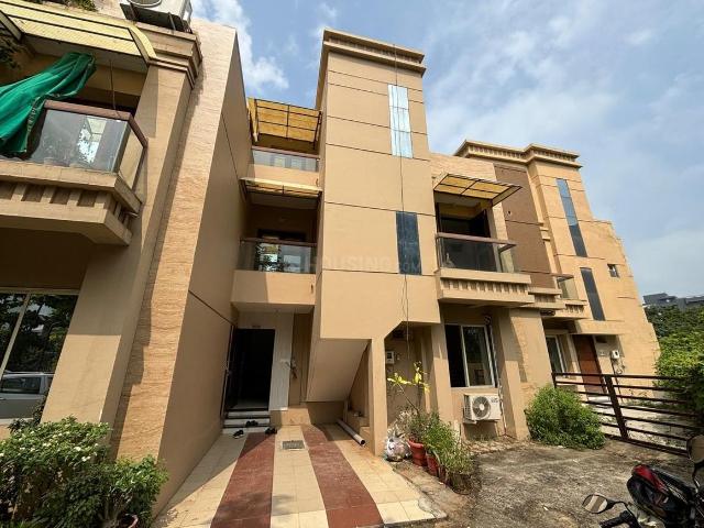 4 BHK Villa in Gotri for rent Vadodara. The reference number is 20656258