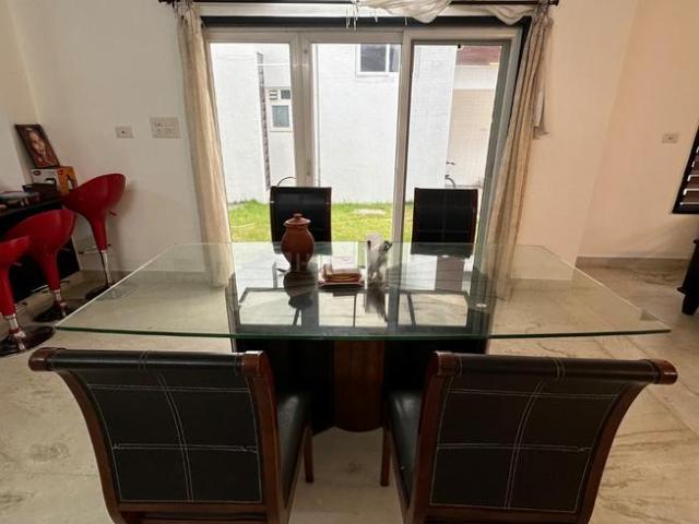 4 BHK Villa in Injambakkam for rent Chennai. The reference number is 21039092
