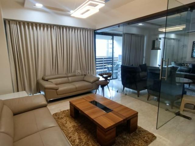 4 BHK Villa in Iscon Ambli Road for rent Ahmedabad. The reference number is 20614878