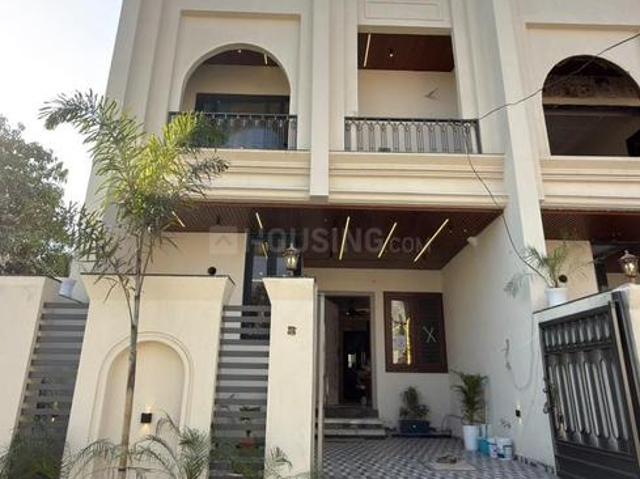 4 BHK Villa in Jagatpura for resale Jaipur. The reference number is 19782236