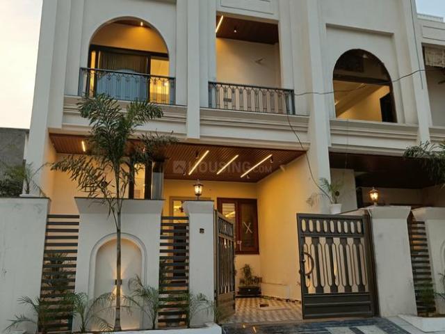 4 BHK Villa in Jagatpura for resale Jaipur. The reference number is 20886518