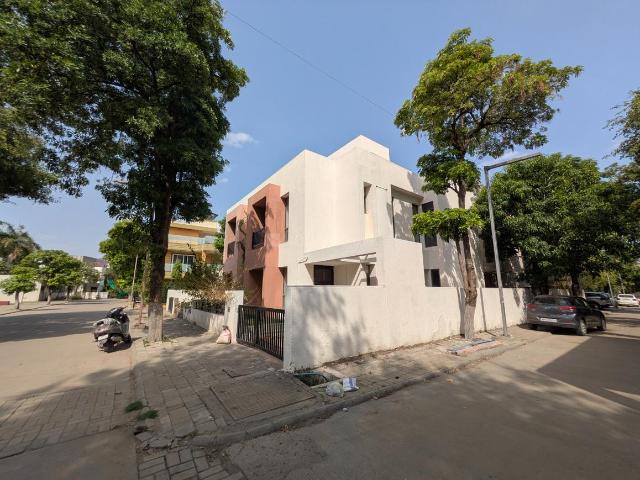 4 BHK Villa in Jatkhedi for resale Bhopal. The reference number is 20445352